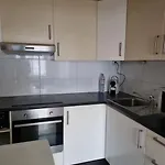 Joli Appartement Aux Eaux Vives